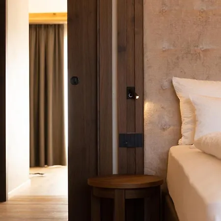 Camino Rustic Chic Hotel
