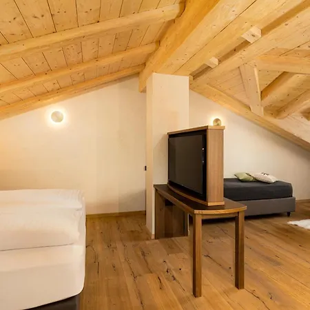 Camino Rustic Chic