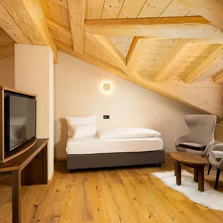 Camino Rustic Chic Hotel 4*