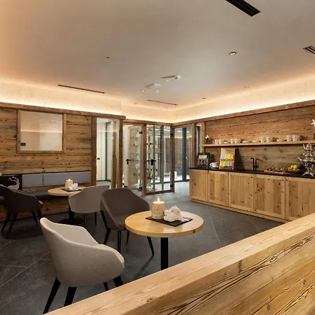 Camino Rustic Chic Hotel